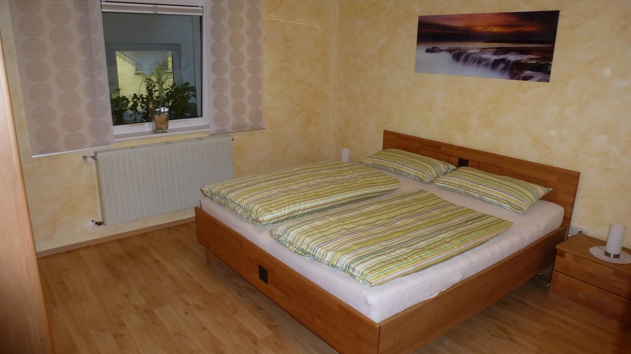 Ferienwohnung Hassmueller Sulzdorf an der Lederhecke Buitenkant foto