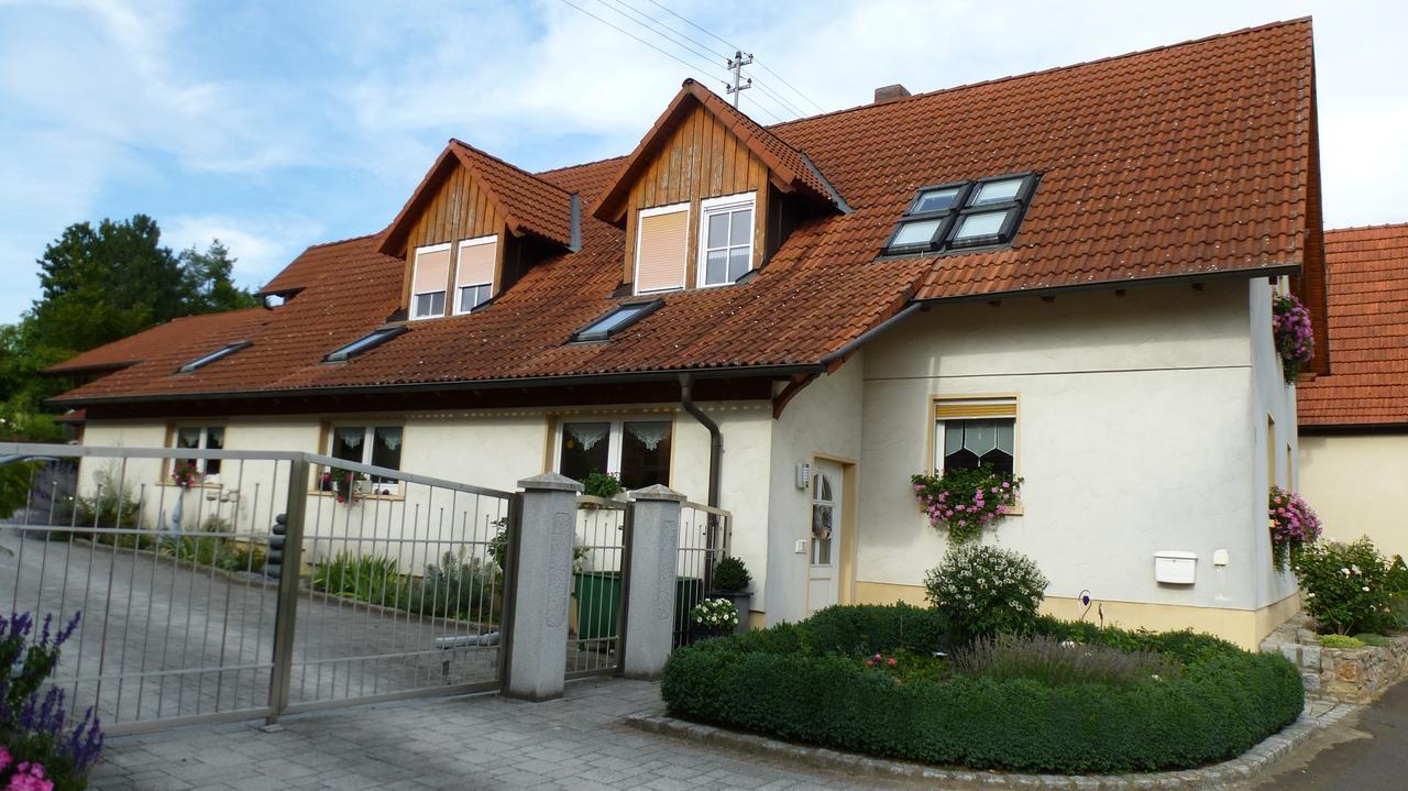 Ferienwohnung Hassmueller Sulzdorf an der Lederhecke Buitenkant foto